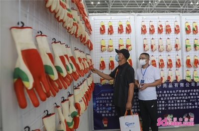 助推“制造商城”建設(shè)再添強(qiáng)引擎——2021第三屆中國(臨沂)勞動防護(hù)用品交易會盛大啟幕